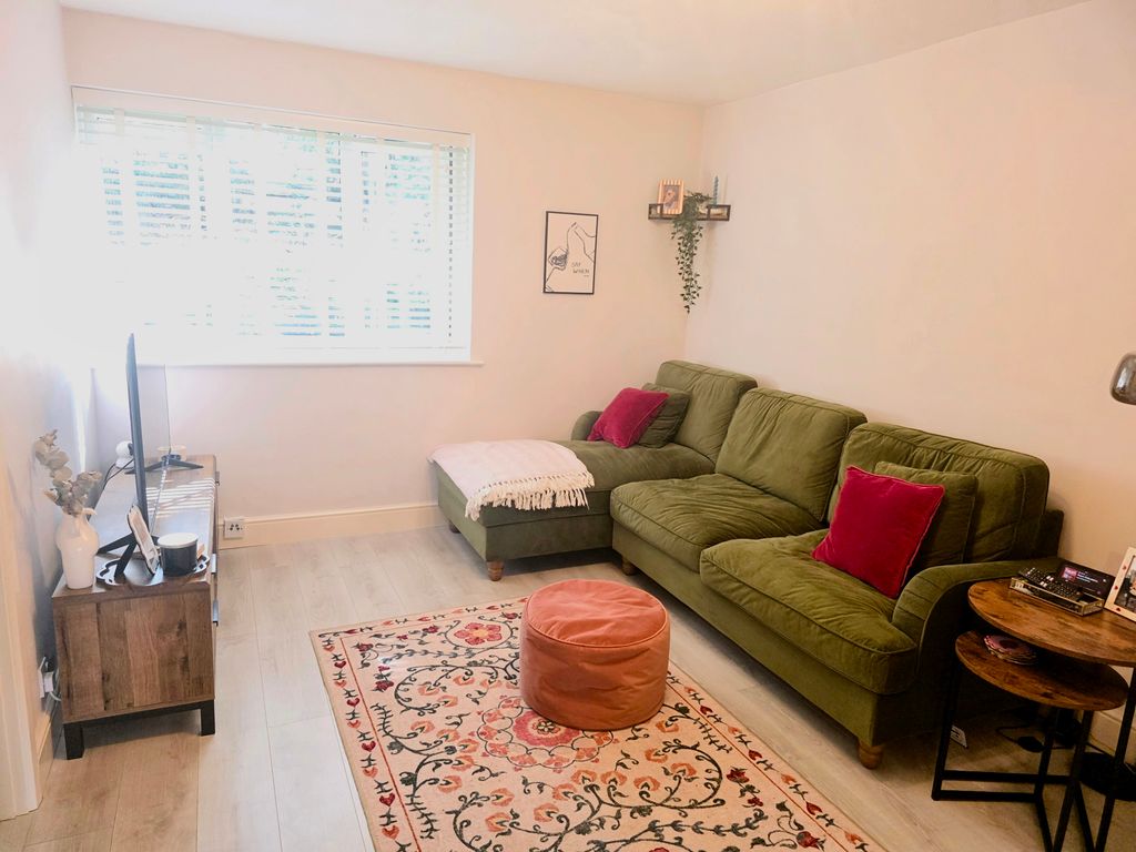 Property photo 2 of 8
