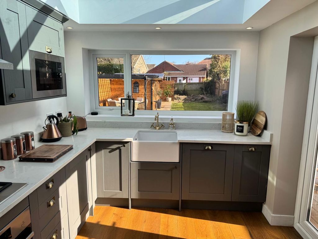 Property photo 2 of 23