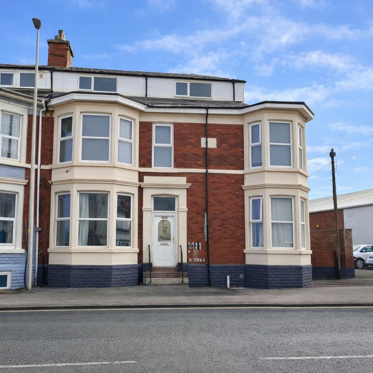 Property photo 1 of 3