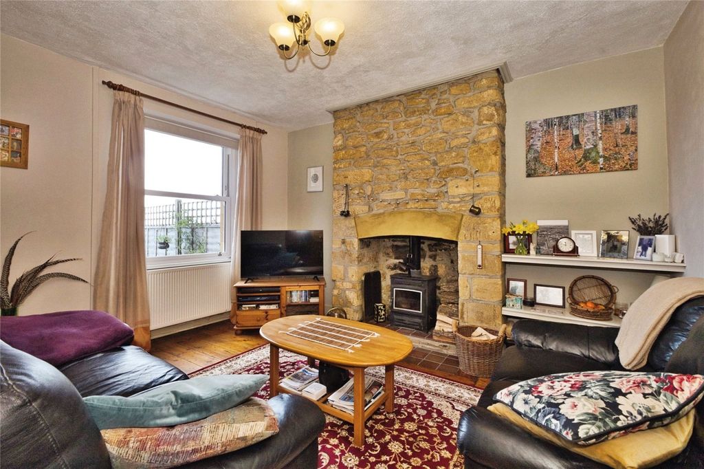 Property photo 2 of 19 Picture No. 11