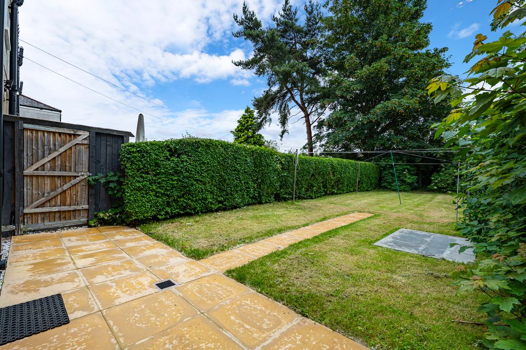 Property photo 2 of 26