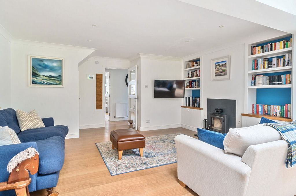 Property photo 2 of 22