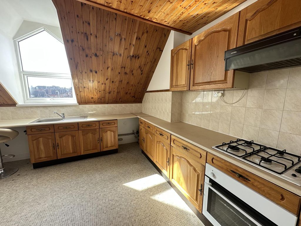 Property photo 3 of 7 Kitchen