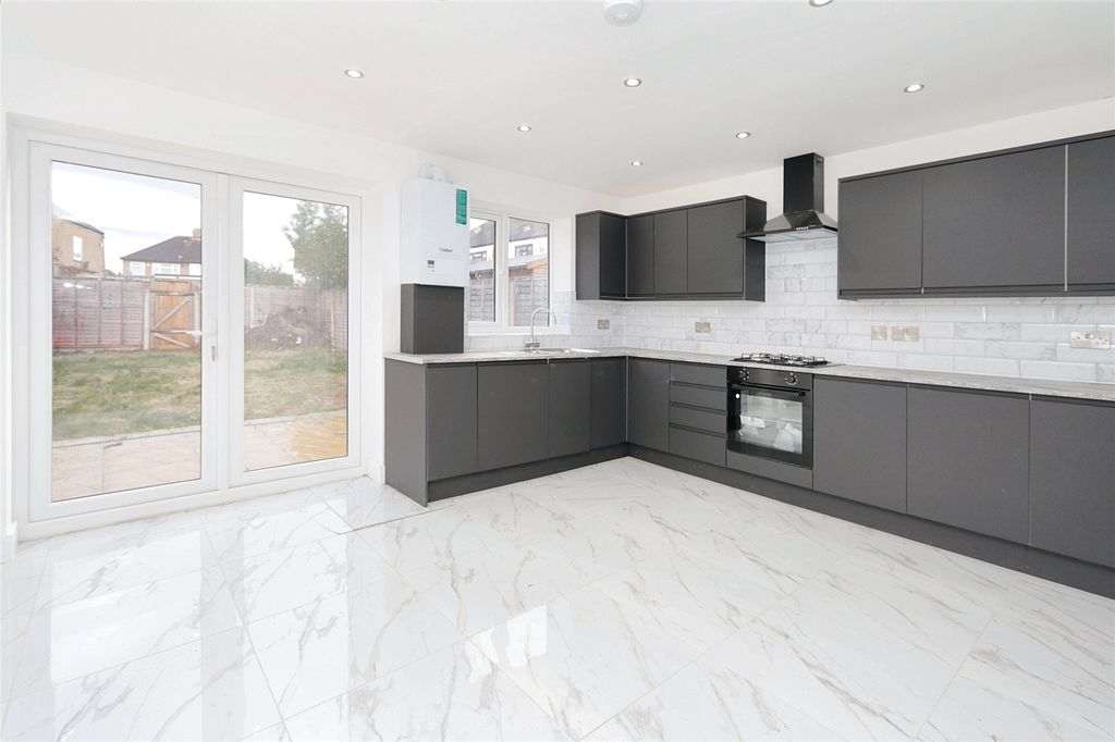 Property photo 3 of 11 Picture No. 08