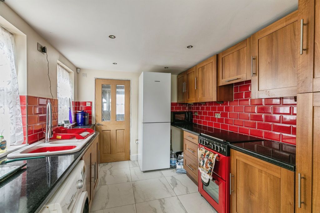Property photo 3 of 18