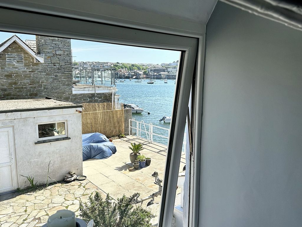 Property photo 3 of 24