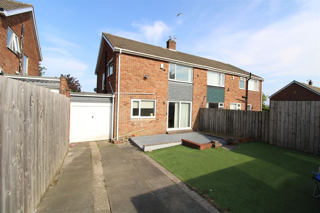 Property photo 2 of 18 B.Gar.Jpg