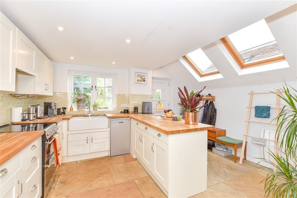 Property photo 2 of 17 Kitchen