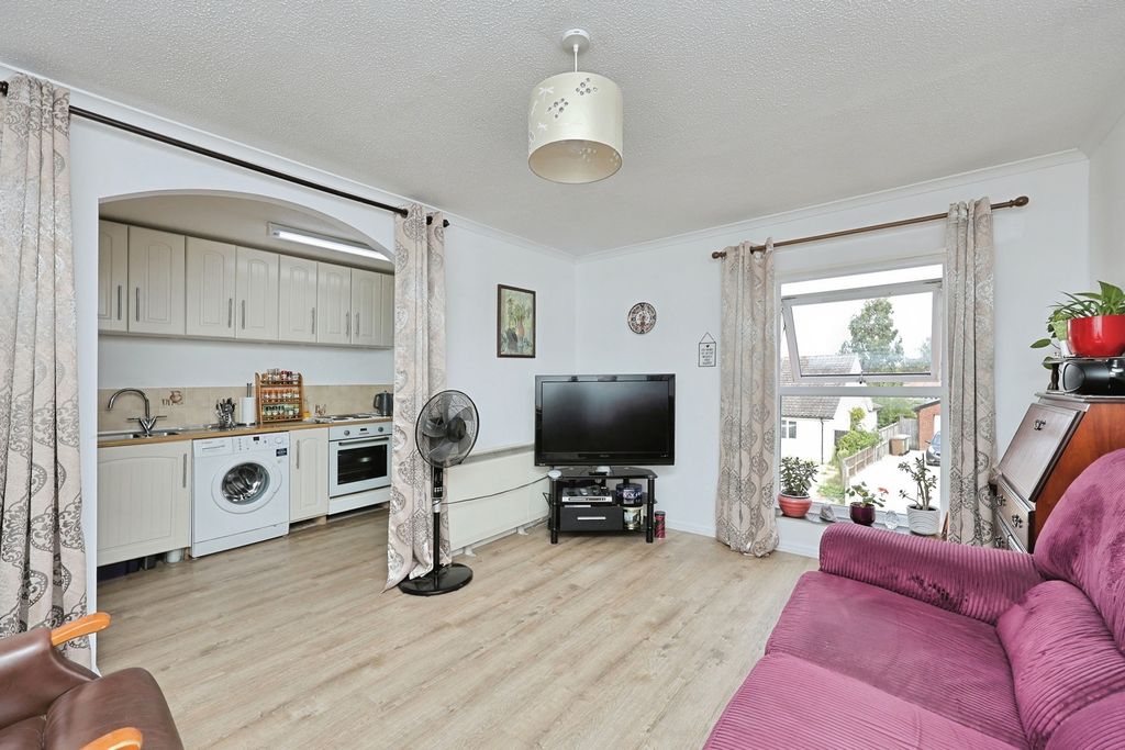 Property photo 3 of 9 Pbox-Img.Jpg