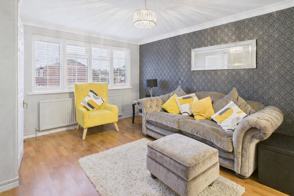 Property photo 2 of 21