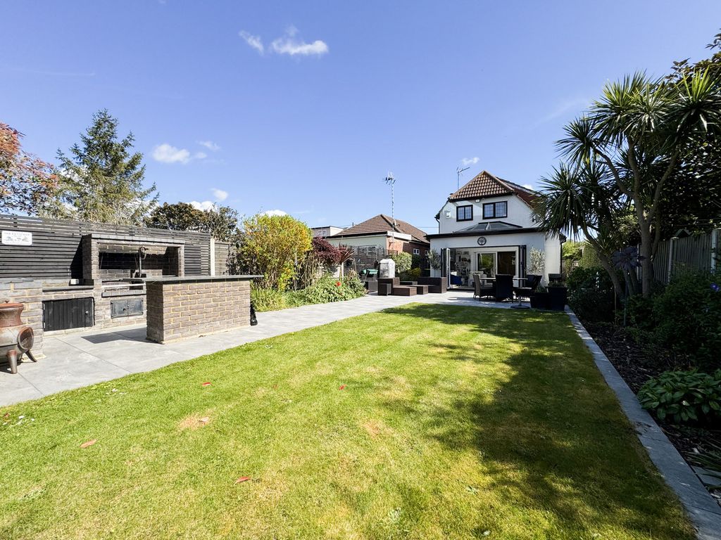 Property photo 2 of 29