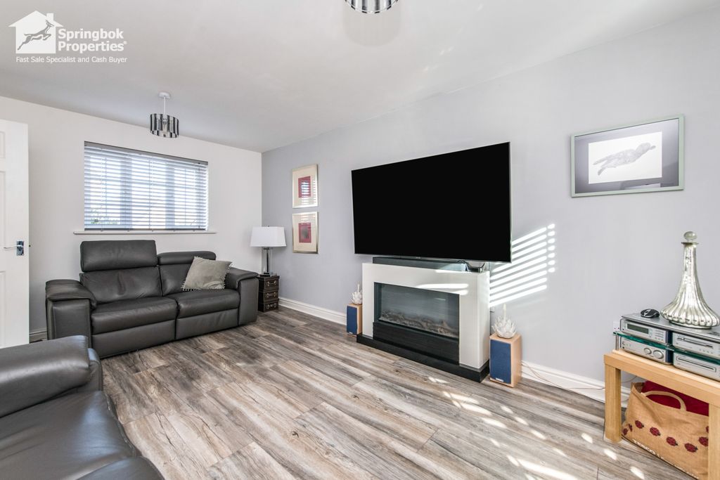 Property photo 3 of 21 Image 2