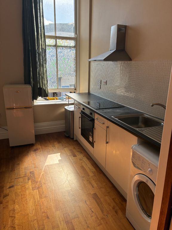 Property photo 3 of 11 Picture No. 36