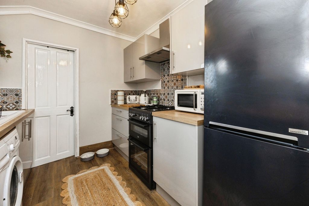 Property photo 3 of 24