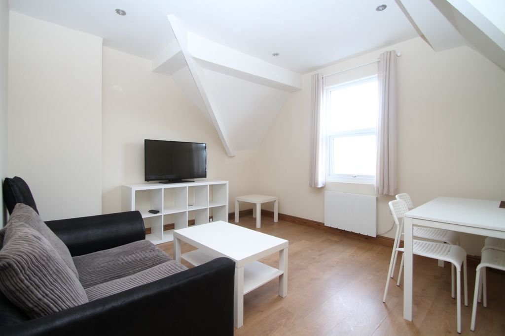 Property photo 1 of 8 Reception Room