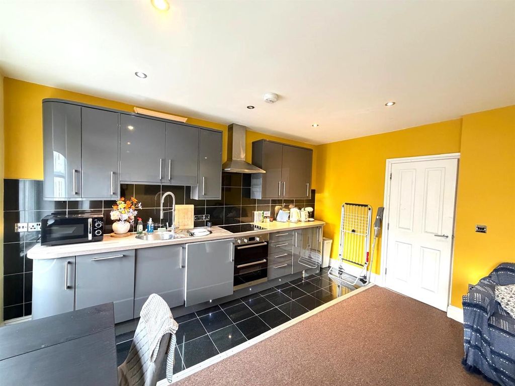 Property photo 2 of 5 Kitchen.Jpg