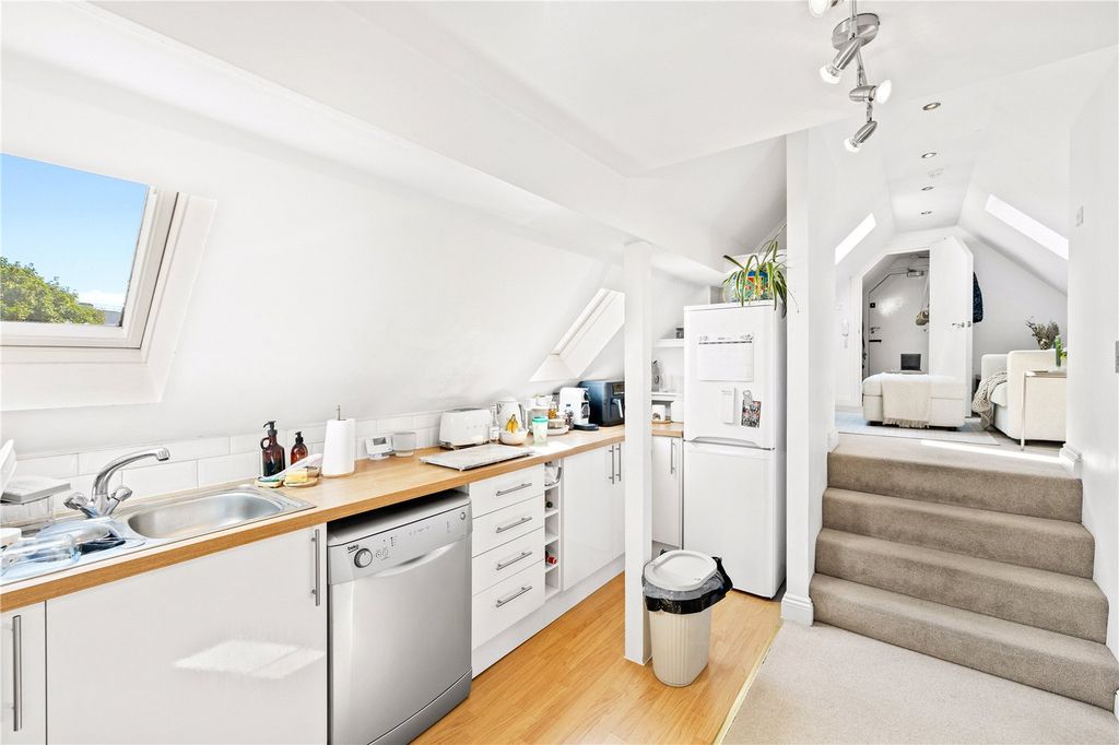 Property photo 2 of 16 Picture No. 40