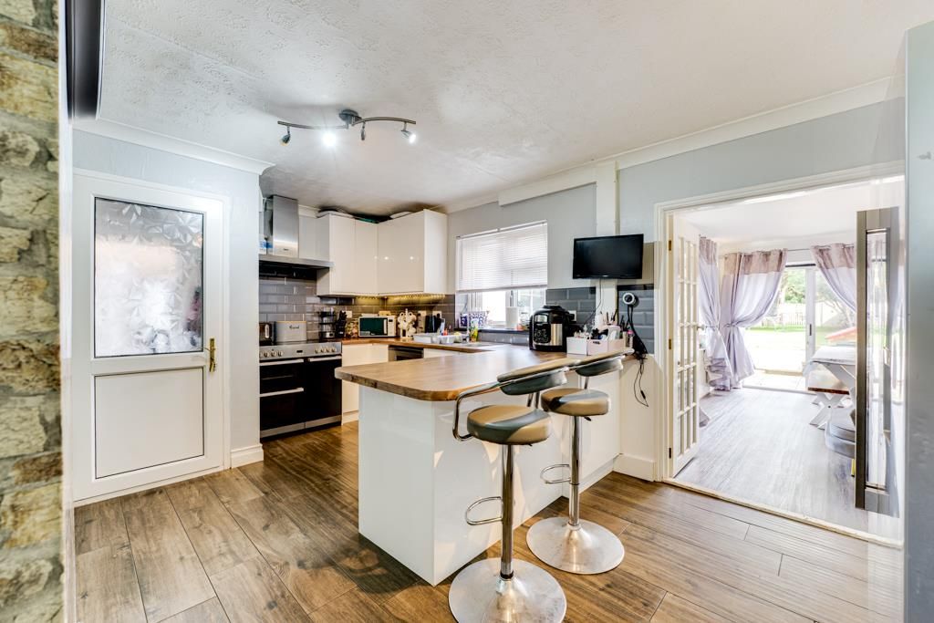 Property photo 2 of 30 5 Bridle Road, Burton Latimer-24.Jpg