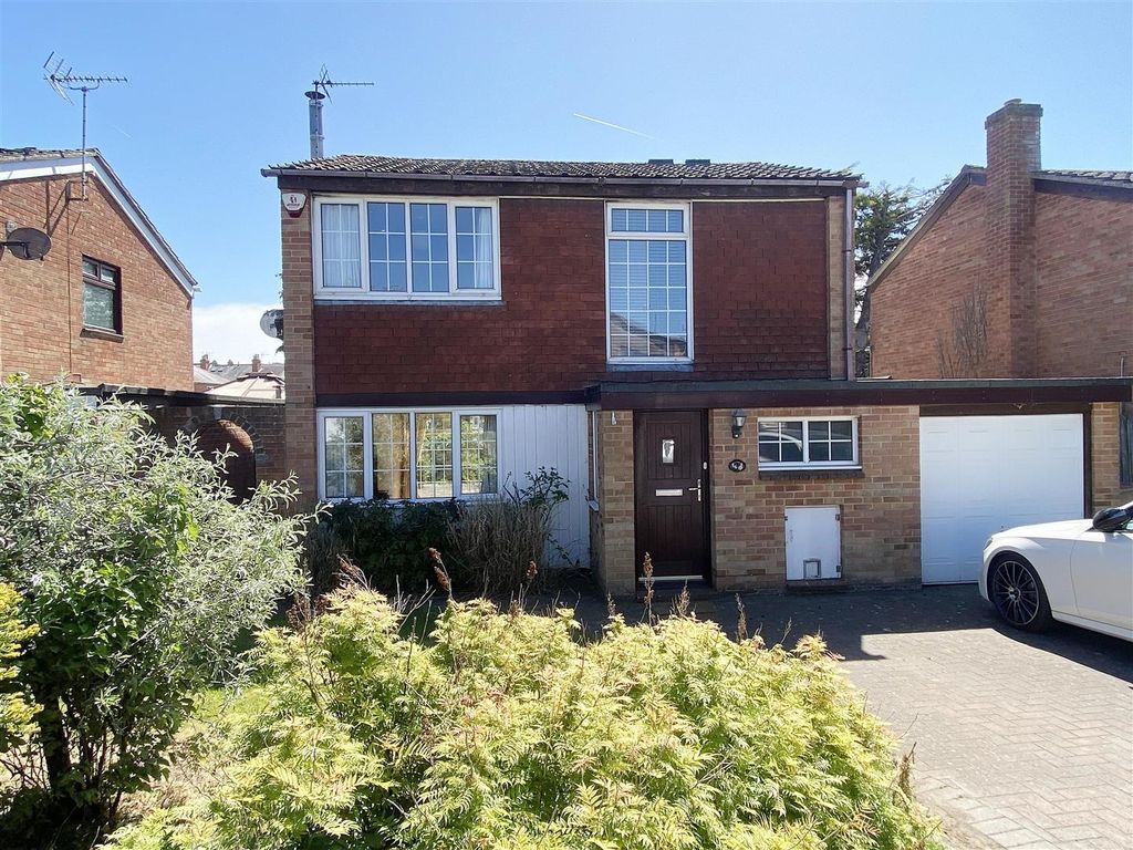 Property photo 1 of 12 Front Full.Jpeg