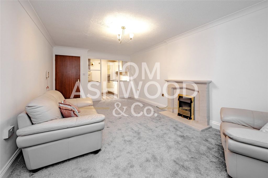 Property photo 2 of 15 Picture No. 12