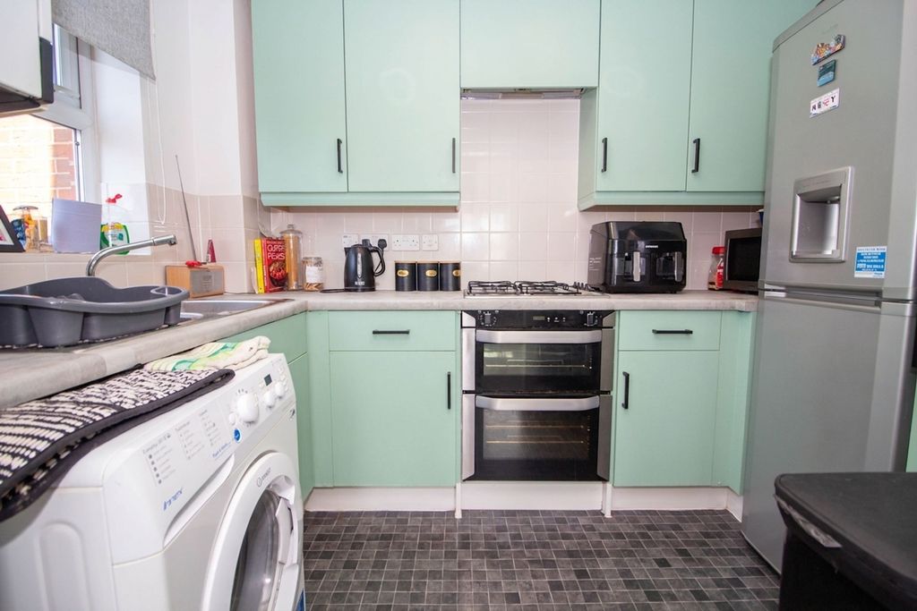 Property photo 2 of 12