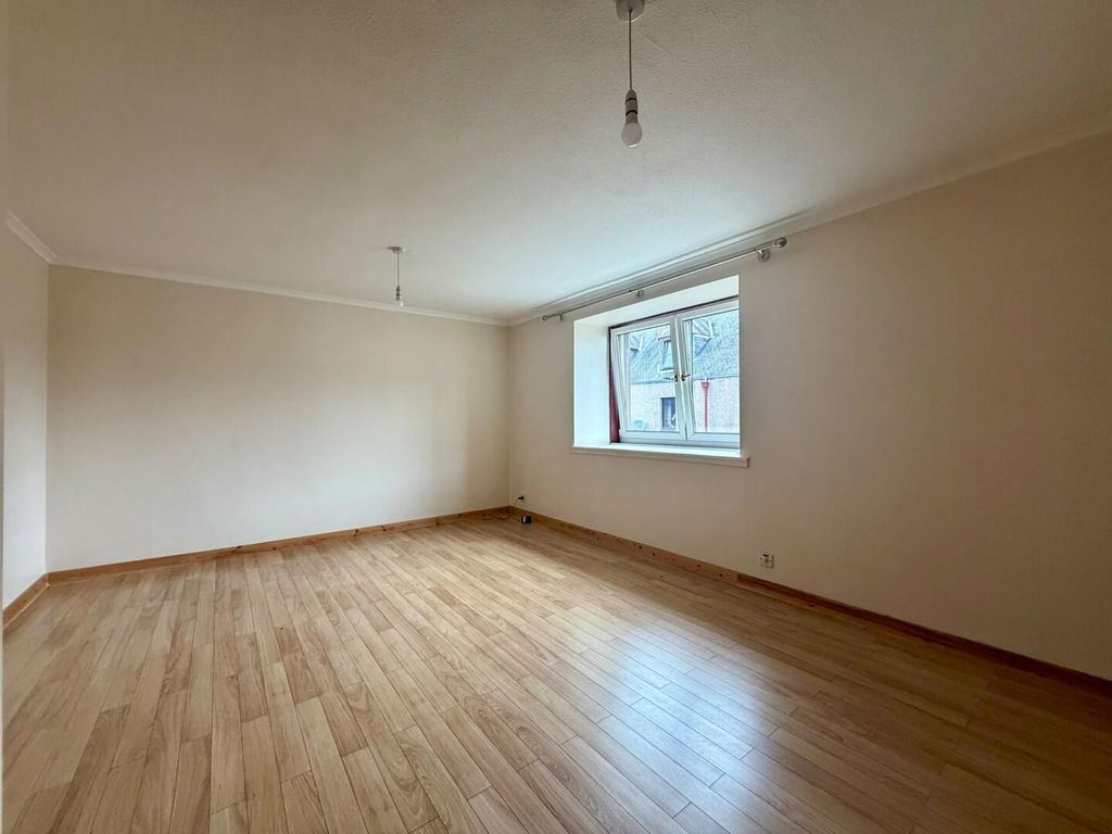 Property photo 3 of 16 Living Room