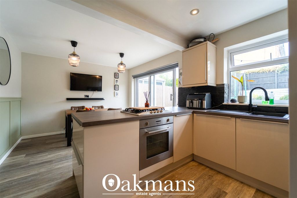 Property photo 2 of 19 Picture No. 24