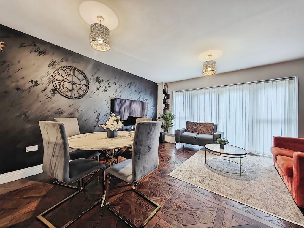 Property photo 2 of 12 Pbox-Img.Jpg