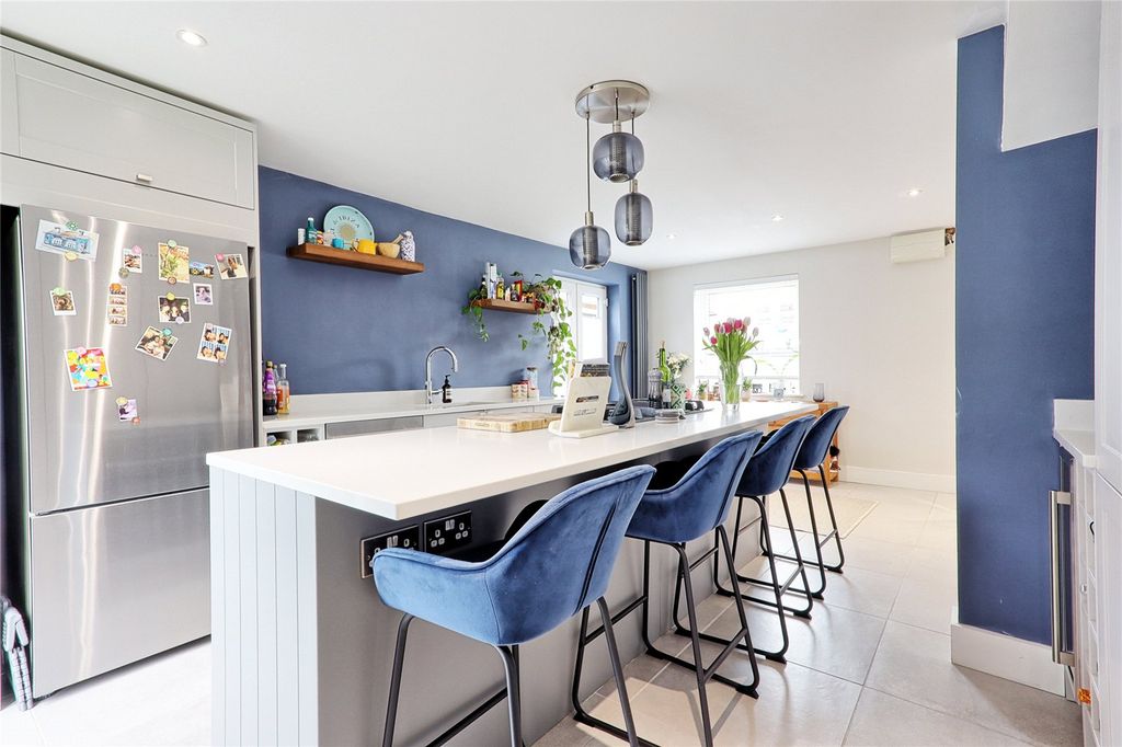 Property photo 3 of 15 Kitchen