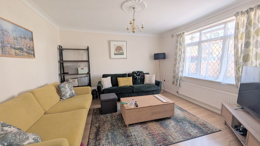 Property photo 2 of 11
