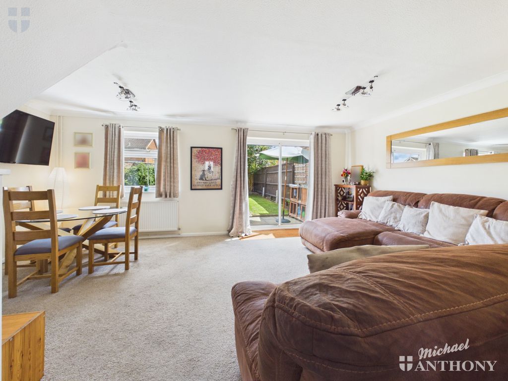 Property photo 3 of 16 Cam03852G0-Pr0660-Still004