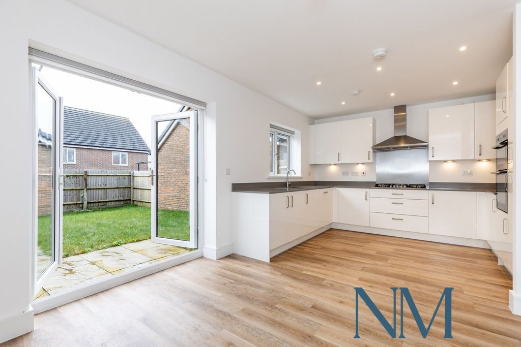 Property photo 3 of 12 Gallery