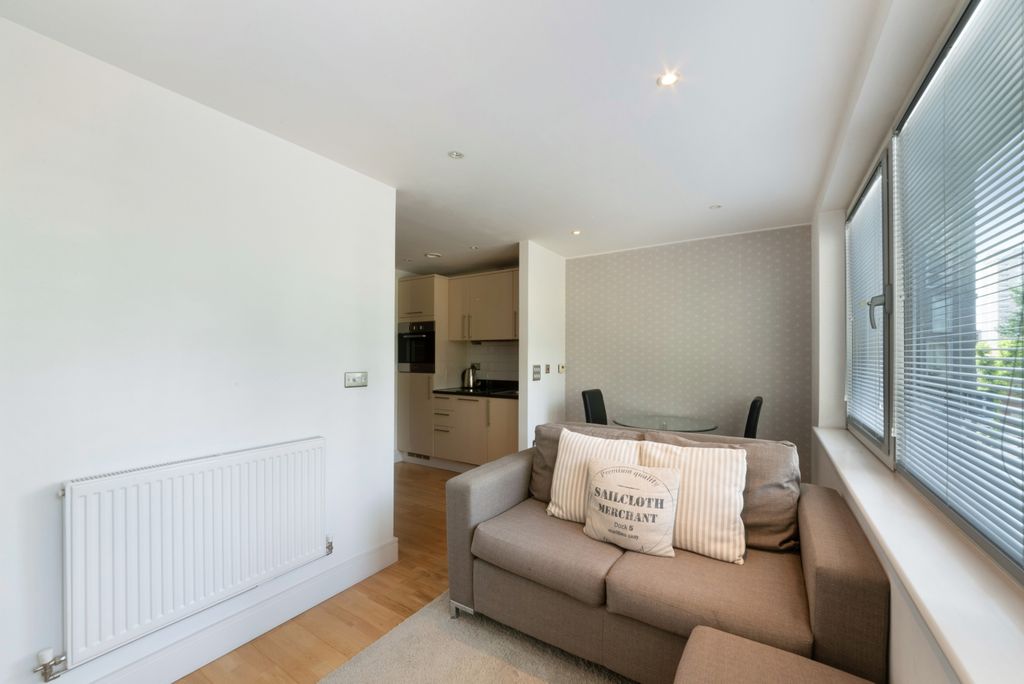 Property photo 3 of 8 Bedroom