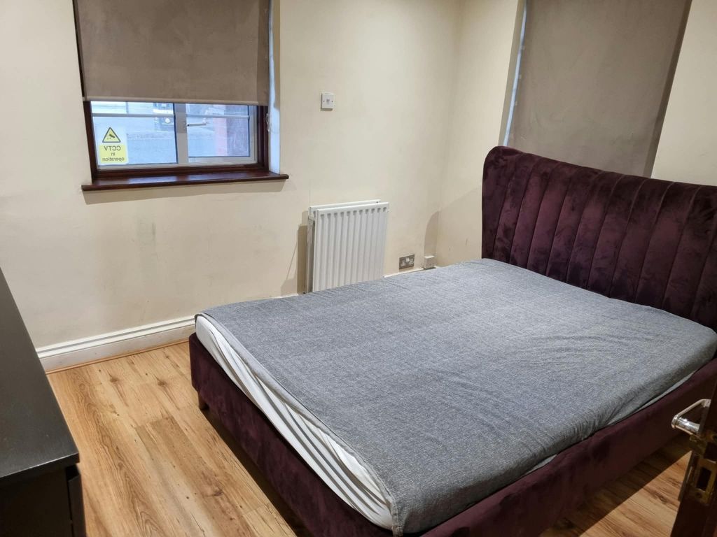 Property photo 1 of 6 One Bedroom Flat Inclusive All Bills Close To Station-1500 All Inclusive