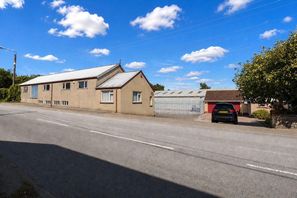 Property photo 1 of 36 Picture No. 19
