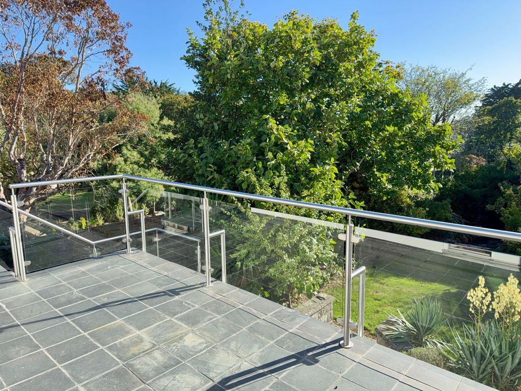 Property photo 3 of 36