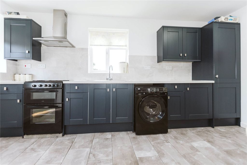 Property photo 2 of 16 Picture No. 34