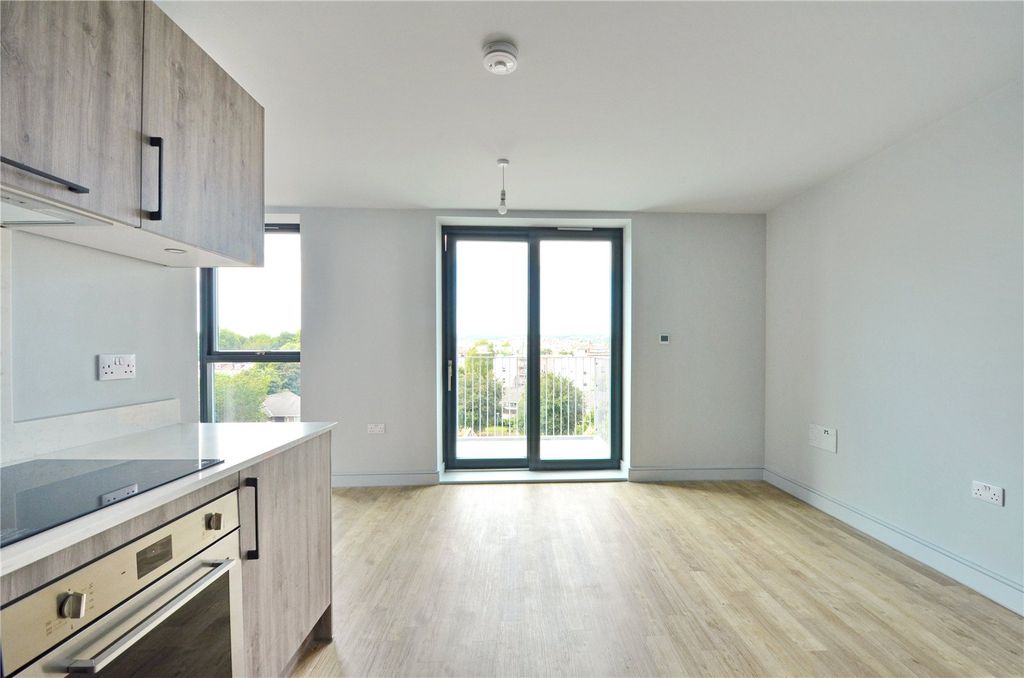 Property photo 3 of 10 Picture No. 02