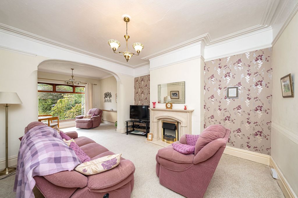 Property photo 3 of 40