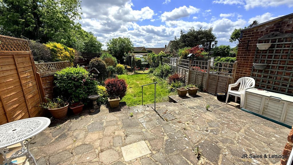 Property photo 2 of 14 Garden