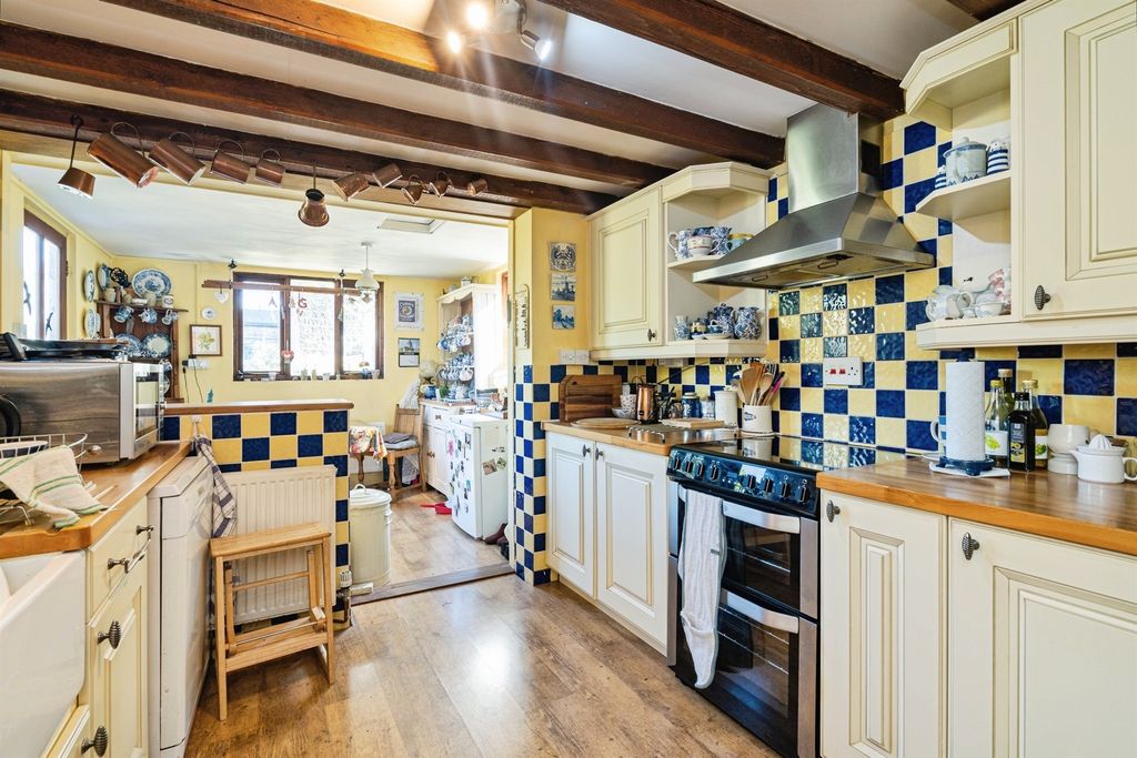 Property photo 2 of 17