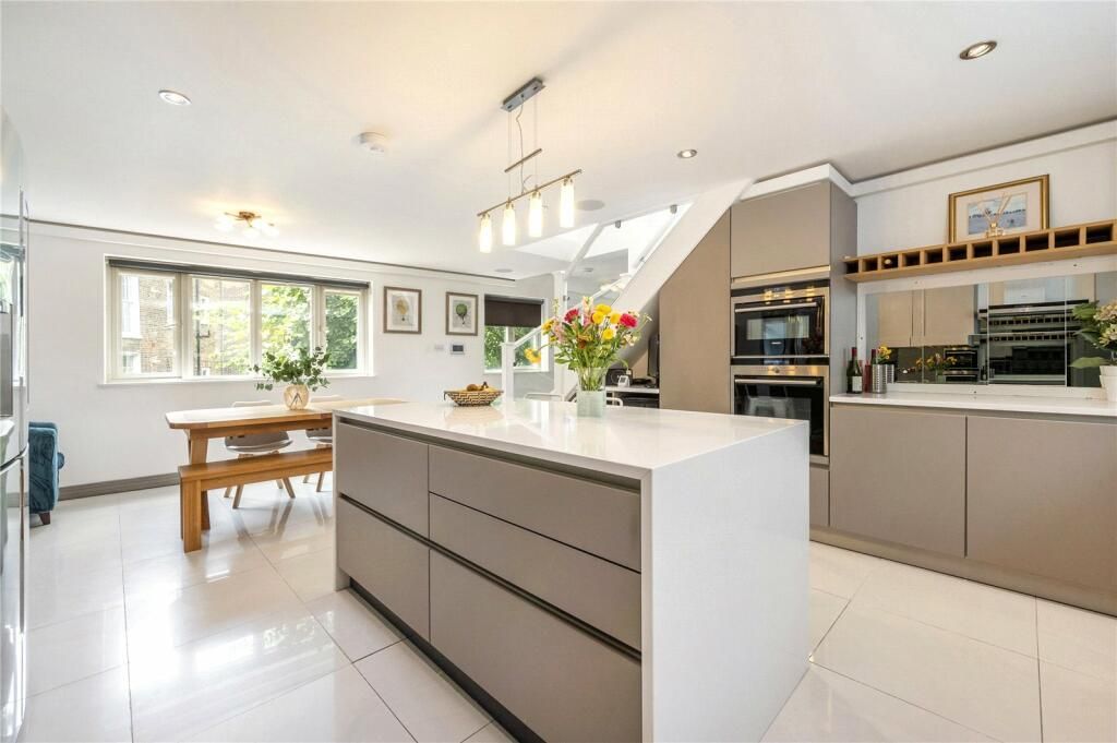 Property photo 3 of 16 Gallery