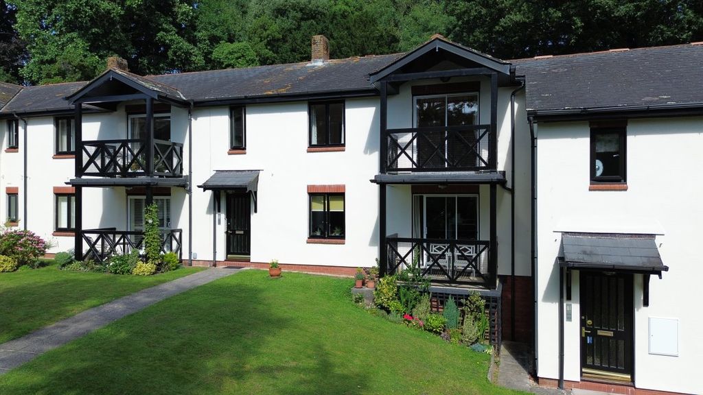 Property photo 2 of 16