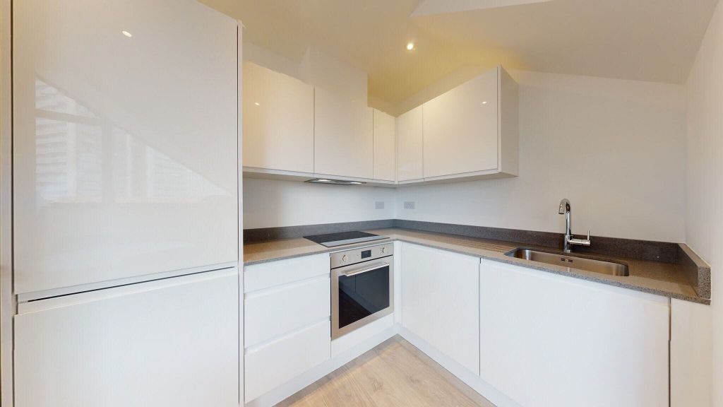 Property photo 2 of 18 Kitchen