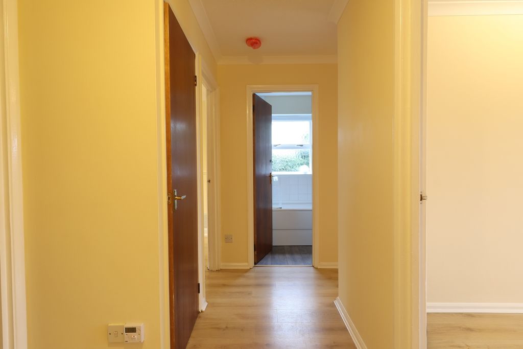 Property photo 2 of 10 Entrance Hallway