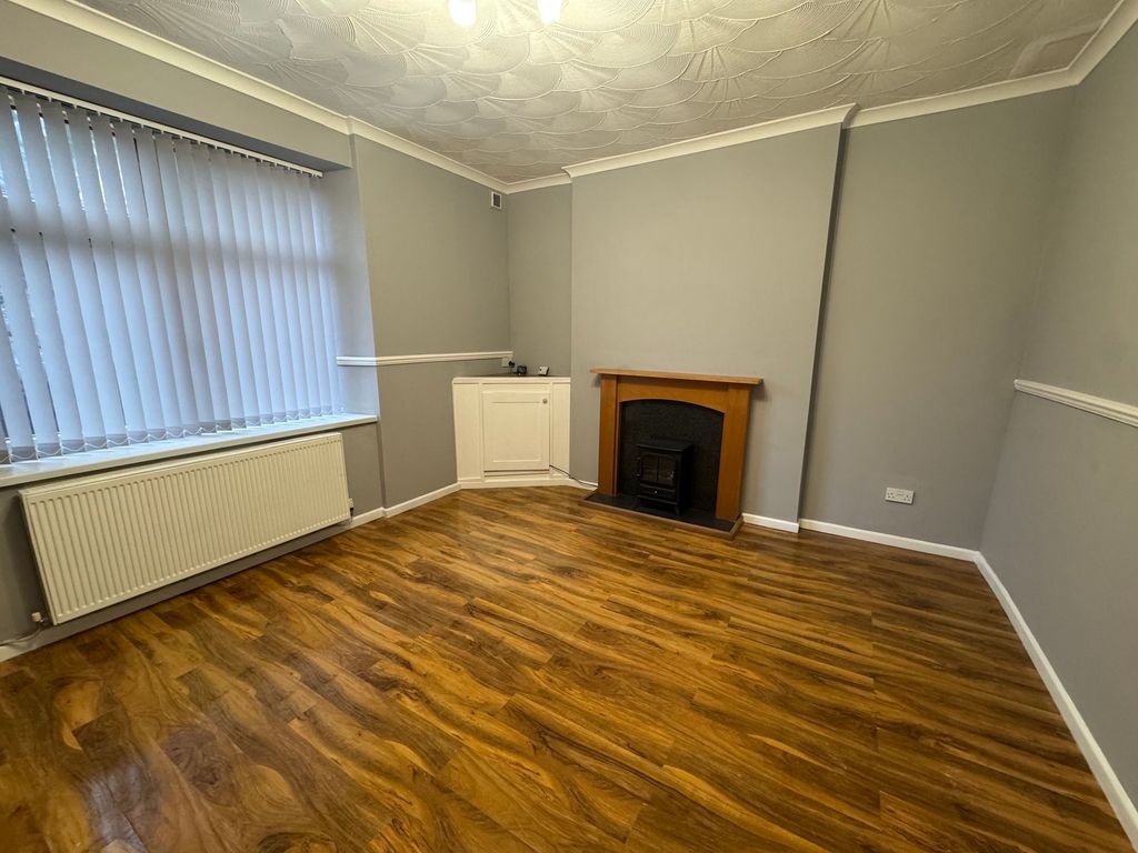 Property photo 2 of 12 Lounge