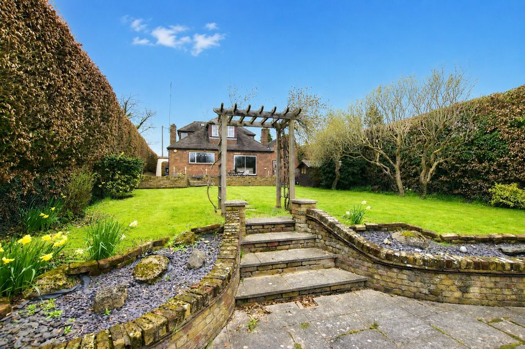 Property photo 1 of 30