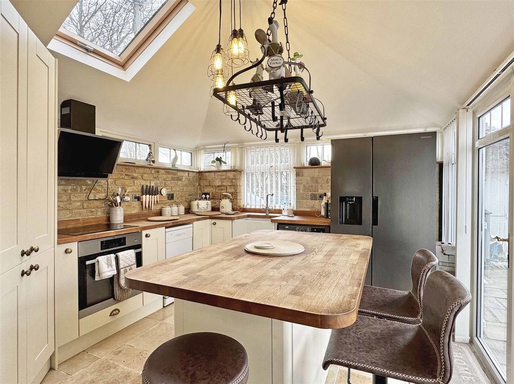 Property photo 2 of 27 Kitchen.Jpg