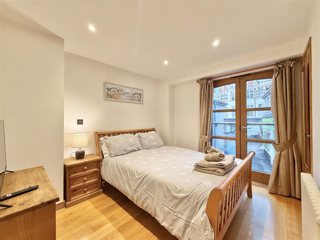 Property photo 3 of 16 Bedroom  1.Jpg