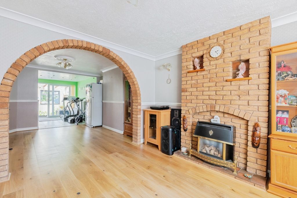Property photo 2 of 19 Pbox-Img.Jpg